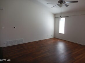 4925 Copper Ranch Ave in El Paso, TX - Building Photo - Building Photo