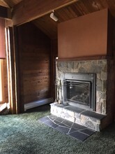 5004 River Rd in Tahoe City, CA - Building Photo - Building Photo