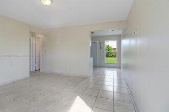 11332 SW 207th Dr in Miami, FL - Building Photo - Building Photo