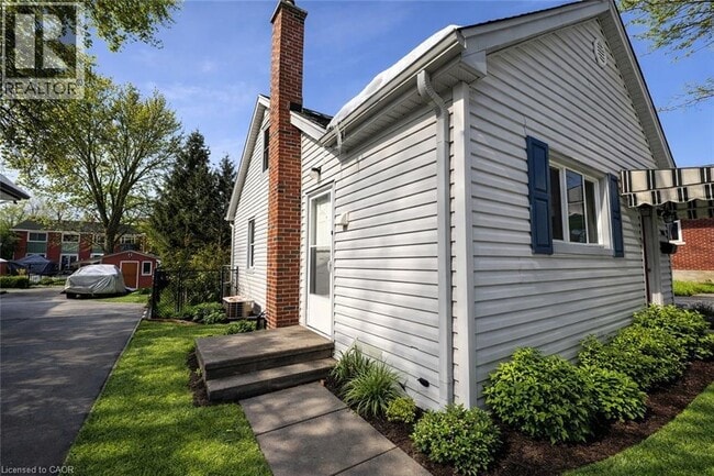 168 Fifth Ave in Kitchener, ON - Building Photo - Building Photo