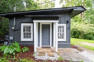 1118 Louise Dr in Tallahassee, FL - Building Photo - Building Photo