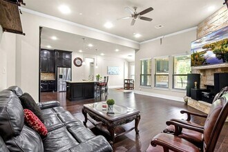 2716 Vista Heights Dr in Leander, TX - Foto de edificio - Building Photo