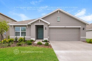 11207 40th Ave E in Palmetto, FL - Building Photo