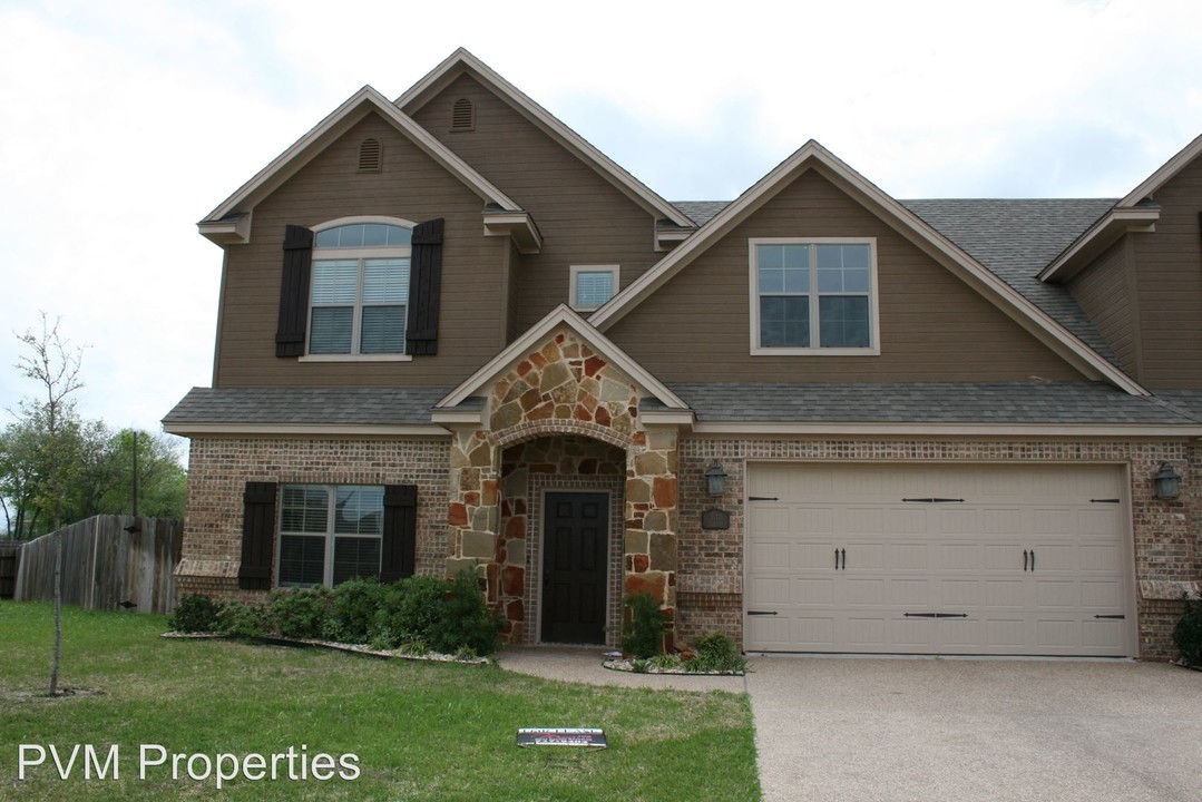 3140 Stallion Dr in Robinson, TX - Building Photo