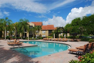 13625 Eagle Ridge Dr-Unit -333 in Ft. Myers, FL - Building Photo - Building Photo
