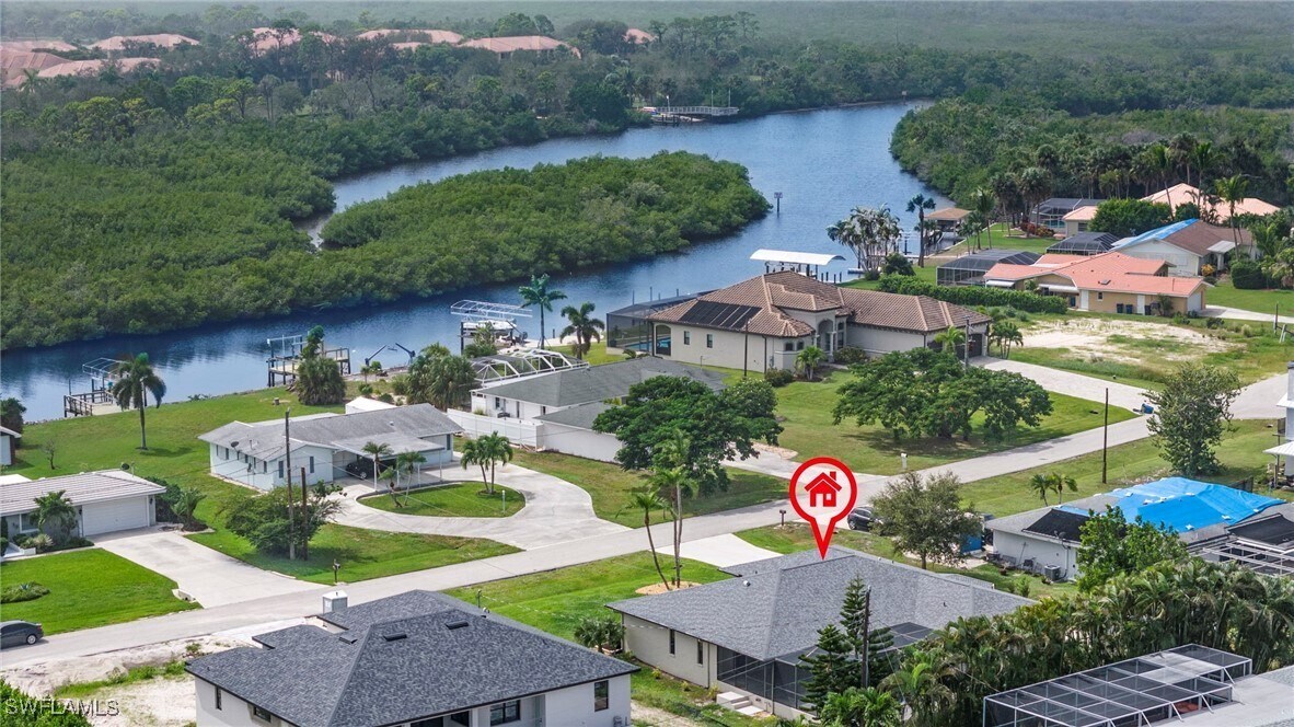 4884 Riverside Dr in Estero, FL - Building Photo