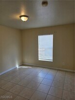 127 Ivan Ave S in Lehigh Acres, FL - Building Photo