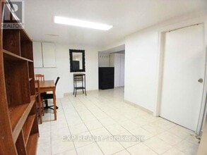 931 Pape Ave in Toronto, ON - Building Photo - Building Photo