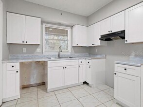 5614 Riviera Dr in Orlando, FL - Building Photo - Building Photo