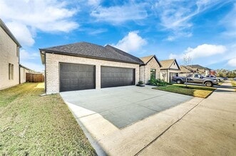 260 Lakeside Dr in Lavon, TX - Building Photo - Building Photo