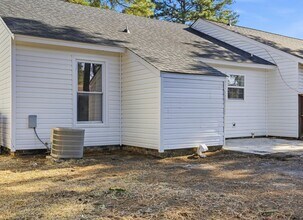 112 Corey Cir in Jacksonville, NC - Building Photo - Building Photo