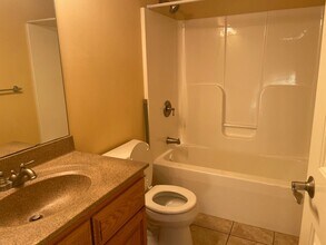 2184 HIghtop Ln NE in Rochester, MN - Building Photo - Building Photo