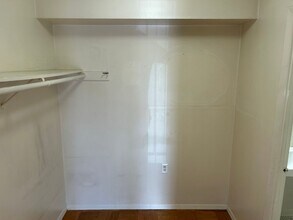 125G Clubhouse Dr SW in Leesburg, VA - Building Photo - Building Photo