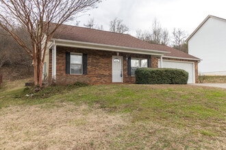 624 Drakewood Rd in Knoxville, TN - Building Photo - Building Photo