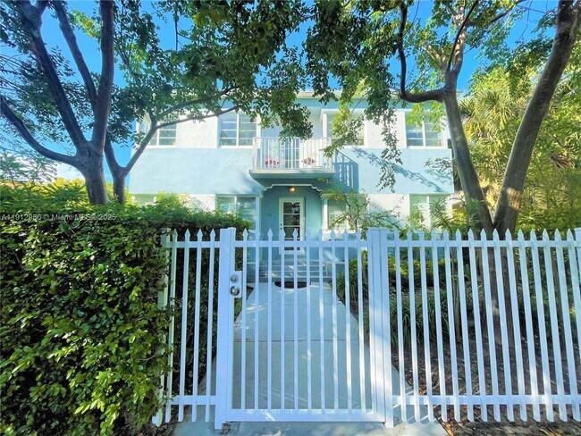 969 Bay Dr in Miami, FL - Building Photo - Building Photo