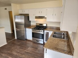 4729 Erskine St, Unit 6