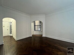 WEST 72 STREET in New York, NY - Building Photo - Building Photo