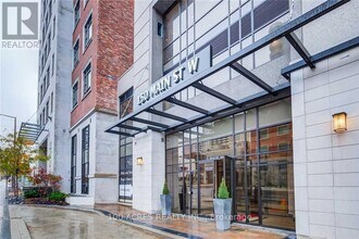 150 Main St W in Hamilton, ON - Building Photo - Building Photo