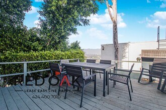 2965 Waverly Dr in Los Angeles, CA - Building Photo - Building Photo