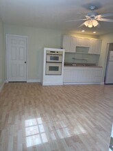 716 High St, Unit Cottage in West Palm Beach, FL - Building Photo - Building Photo