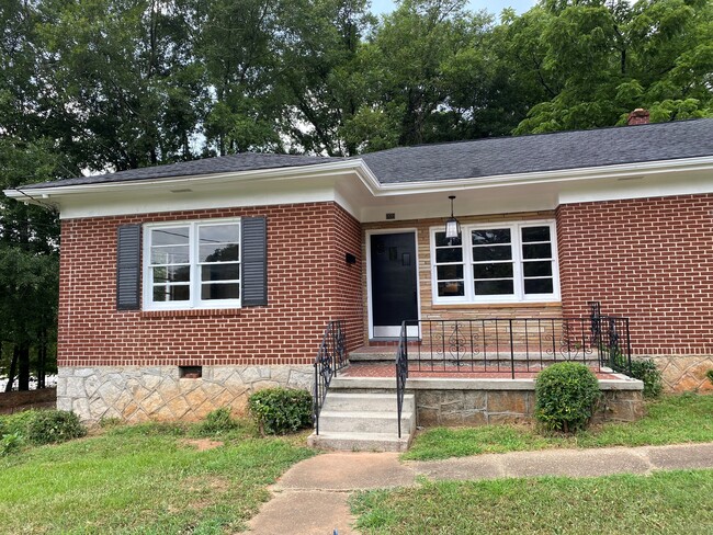 property at 552 Mellview Ave SW