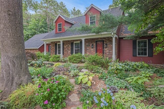 3310 Lake Dr in Allegan, MI - Building Photo - Building Photo