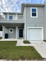 601 Lake Shore Pkwy in Davenport, FL - Building Photo