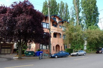 Poplar Apartments in Portland, OR - Building Photo - Building Photo