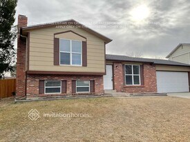 17766 E Arizona Ave in Aurora, CO - Building Photo