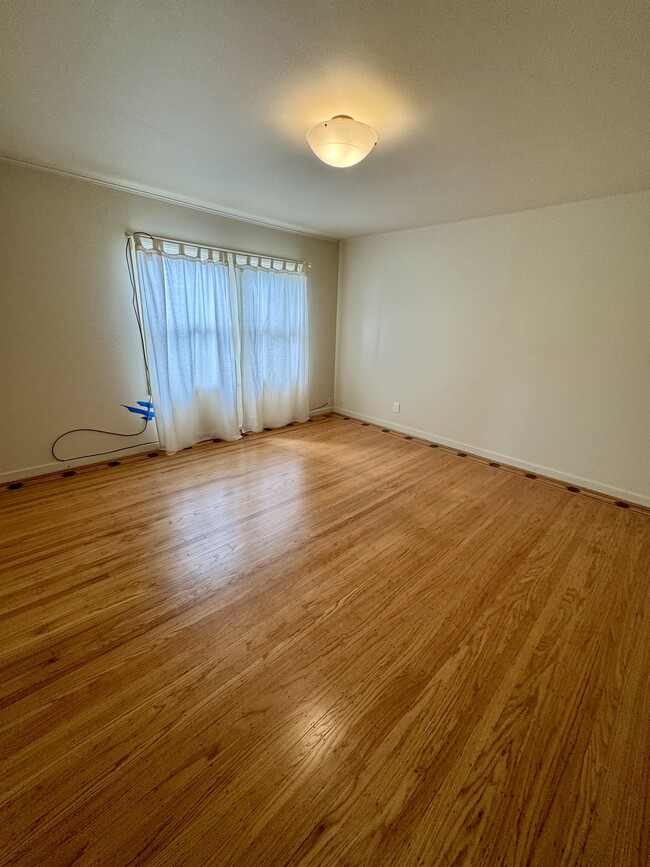 4757 Mission St, Unit 5 in San Francisco, CA - Building Photo - Building Photo