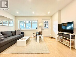 1672 E 15th Ave in Vancouver, BC - Building Photo - Building Photo