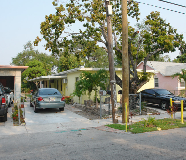 421 NW 12th Ave in Fort Lauderdale, FL - Building Photo - Building Photo