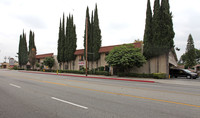 Carolton Apartments in El Monte, CA - Foto de edificio - Building Photo