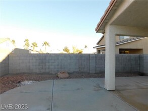 700 Pine Field Ln in Henderson, NV - Building Photo - Building Photo