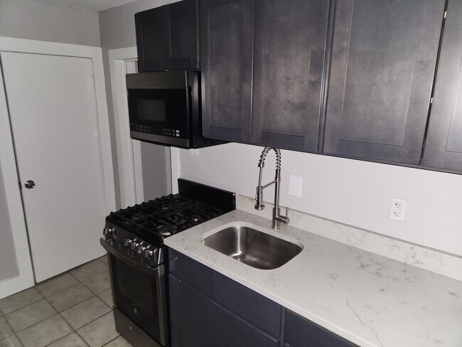 315 William St in East Orange, NJ - Building Photo - Building Photo