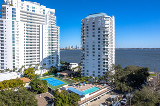 Bayshore Regency Condominiums in Tampa, FL - Building Photo - Building Photo