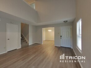 1611 Sunset Village Dr in Duncanville, TX - Building Photo - Building Photo