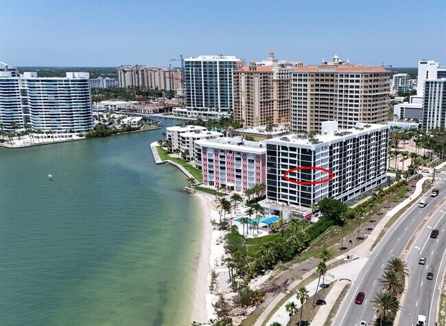 11 Sunset Dr in Sarasota, FL - Foto de edificio - Building Photo