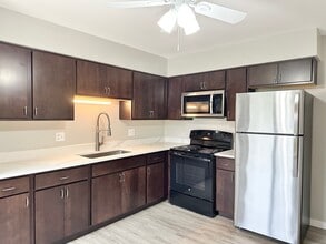 2028 Kevin Dr in Montgomery, IL - Building Photo - Building Photo