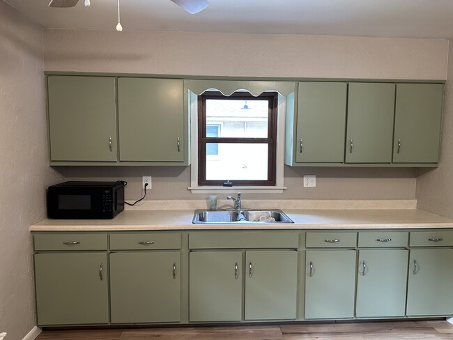 125 Arrow St in Pekin, IL - Building Photo - Building Photo