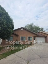 3018 Oakwood Dr in Grand Junction, CO - Building Photo