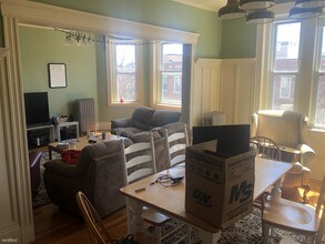 77 Browne St-Unit -# 3 in Brookline, MA - Foto de edificio - Building Photo