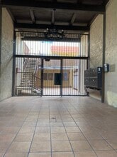 730 N Eucalyptus Ave, Unit 730 N Eucalyptus Ave in Inglewood, CA - Foto de edificio - Building Photo