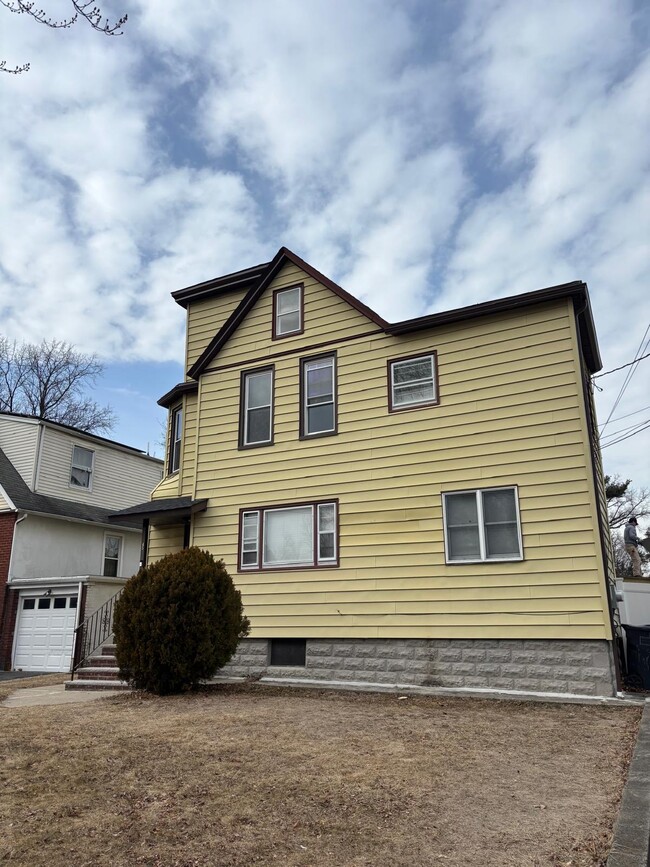 45 E Broad St, Unit 2