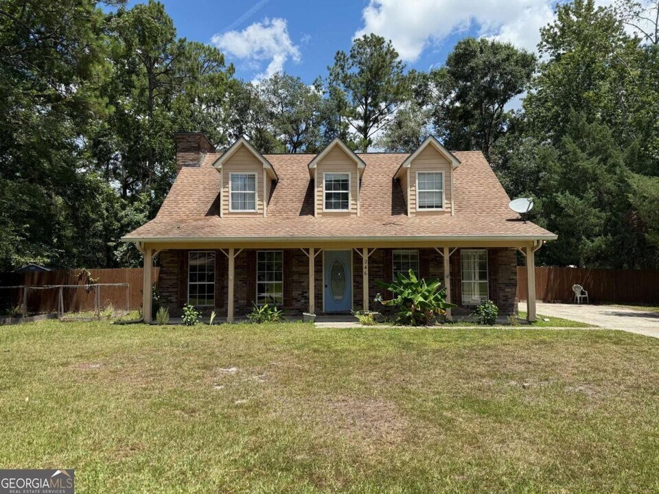 246 W Maple Ave in Kingsland, GA - Foto de edificio