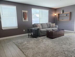 34 Mill Commons Dr, Unit #113 in Scarborough, ME - Foto de edificio - Building Photo