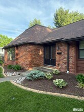 90 Pinehurst Dr in Springfield, IL - Building Photo - Building Photo
