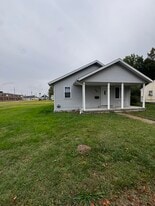 325 N Calumet Ave in Michigan City, IN - Building Photo