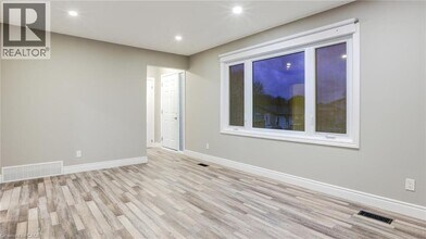 55 Silver Aspen Crescent in Kitchener, ON - Building Photo - Building Photo