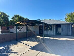 2816 N 33rd Pl in Phoenix, AZ - Building Photo - Building Photo